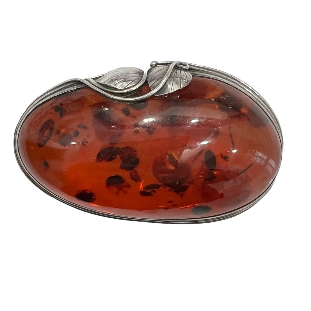 VINTAGE CABOCHON BALTIC AMBER & STERLING SILVER BEZEL & LEAVES BROOCH